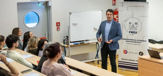 Ljudi su jedina vrsta koja si svjesno uskraćuje san: Prof. Zoran Đogaš održao predavanje o mozgu i važnosti spavanja 